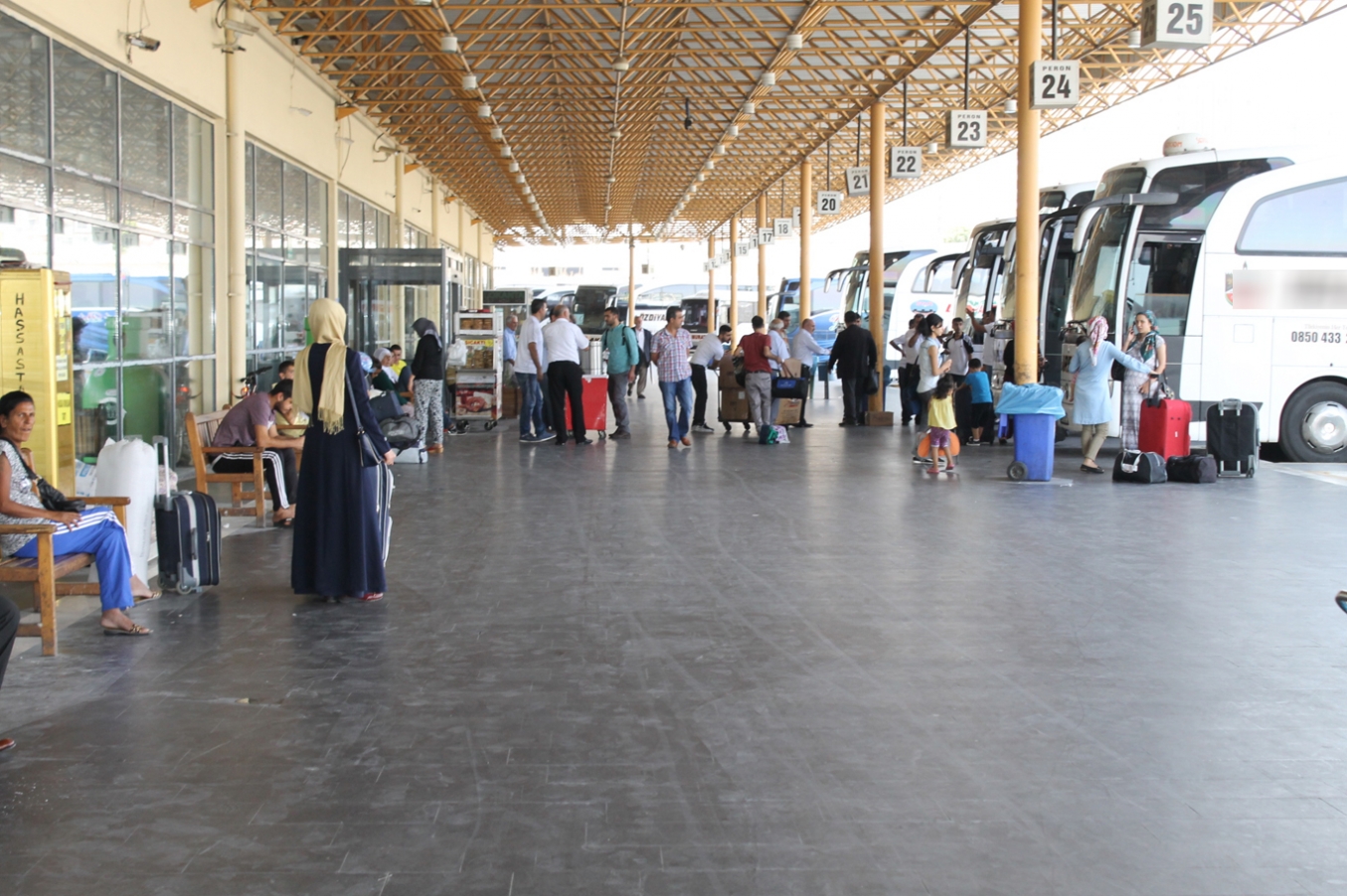 Diyarbakır’daki otobüs firmaları, batıya seferlerini durdurdu Diyarbakır’daki otobüs firmaları, batıya seferlerini durdurdu